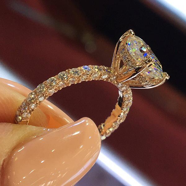 Flash Diamond Round Princess Ring, European and American Fashion Female Engagement Proposal Diamond Ring Ring