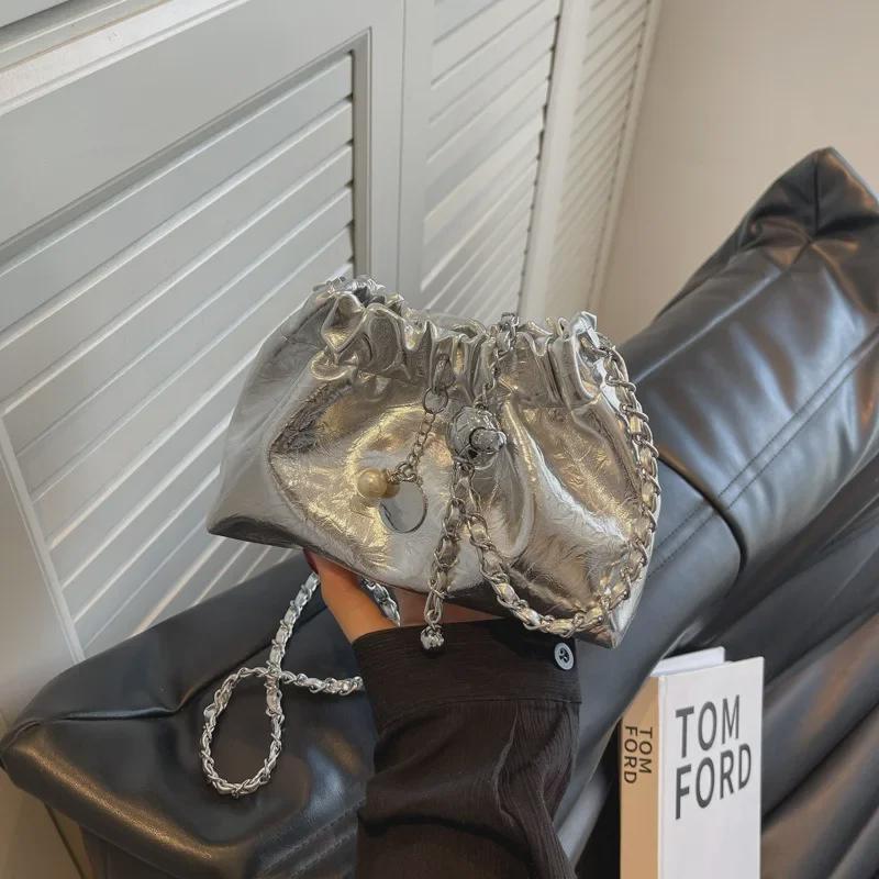 Borsa a tracolla elegante in argento 2024 per donna - Versatile tracolla a catena e design a nuvola