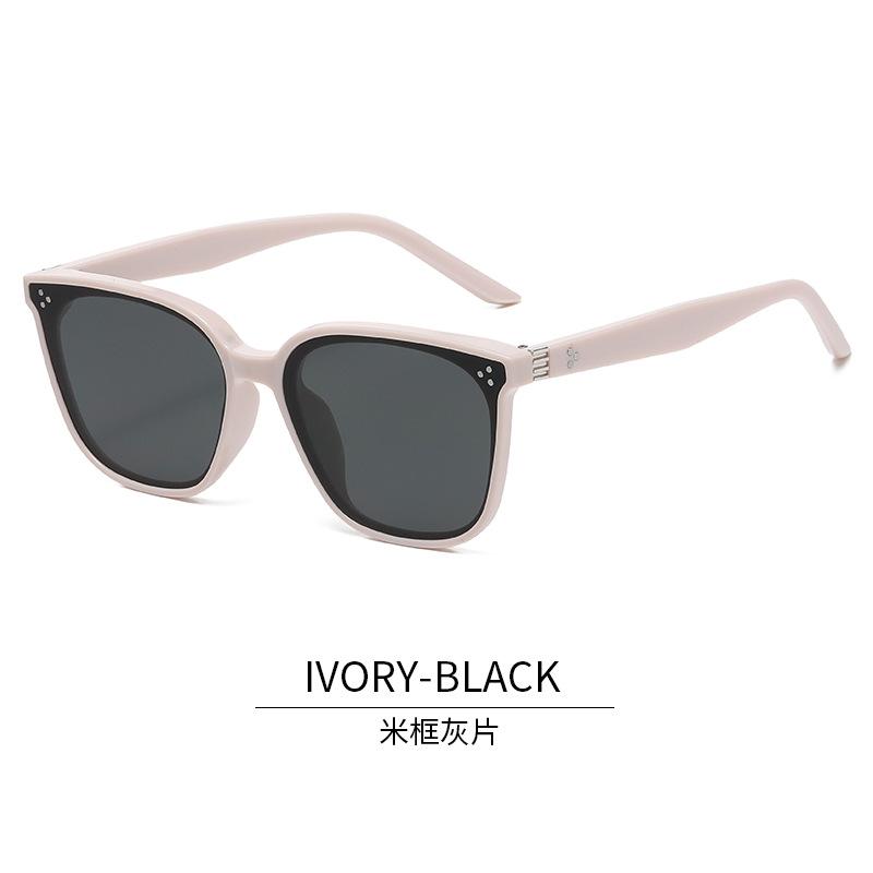 New Stylish Designer Style Sun Glasses Woman Square Shaped Shape UV Ray Blocking For Ladies' Sun Glasses High Quality Outdoor Use Sunglass