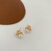 1Pair  Honey Bee Pearl Stud Earrings Women Simplicity Exquisite Elegant Earrings Ladies Wedding Party Birthday Jewelry