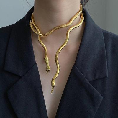 Collana di moda a forma di serpente Collane di serpente multistrato fresche punk