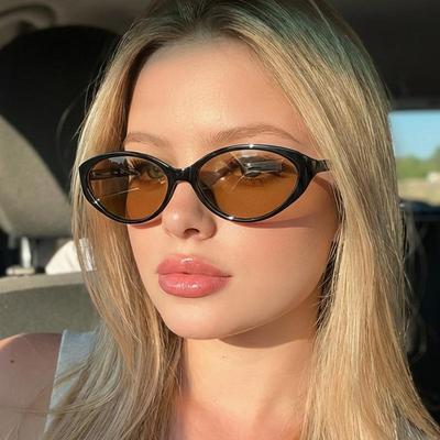 Women's Small Frame Cat Eye Sunglasses: European & American Retro Style with Rivets, Simple & Stylish Sun Protection