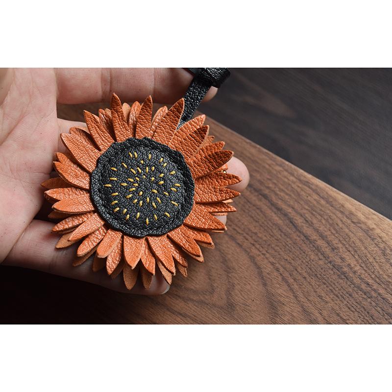 Designer Original Sunflower Handmade Leather Car Key Pendant Niche Personalized Gift Keychain