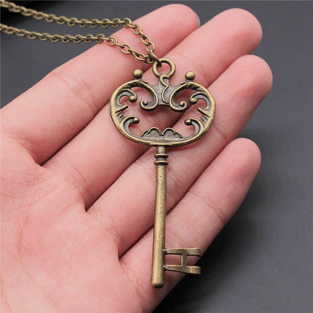 Vintage Big Key Pendant Long Chain Necklace For Women Girl Birthday Gift Enter University Gift Costume Jewellery Necklace