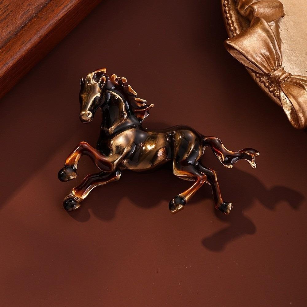 Lapel Pins Running Horse Brooch Classic Brooch Pins New Animal Lapel Pin  Gift