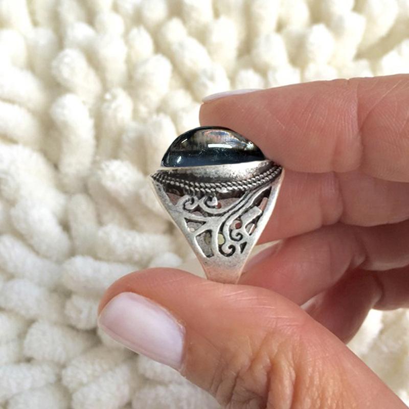 Huitan Big Oval Stone Vintage Women Rings Newly Designed Retro Party Gorgeous Female Finger-rings Birthday Gift Trend