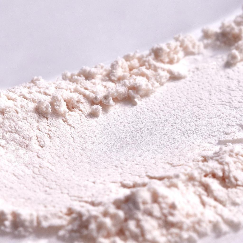 Chifure Loose Powder with Puff, Fragrance-Free Lucent 20g - Lightweight Finishing Powder for a Natural Matte Look