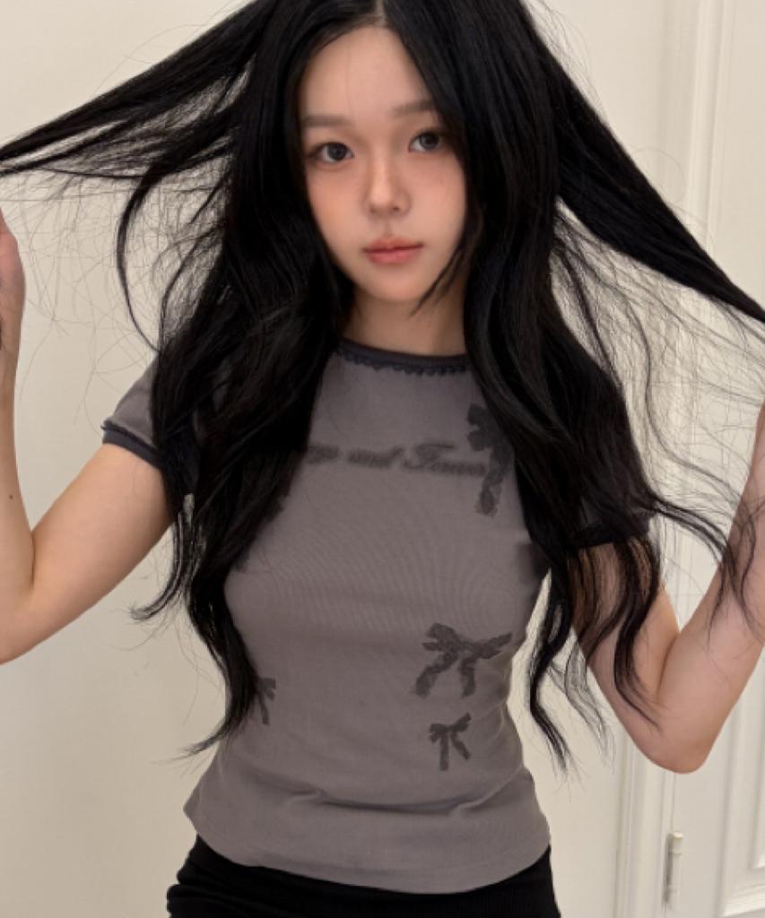 Loginaenloji Ribbon Printed Slim Ringer T-Shirt Light Gray