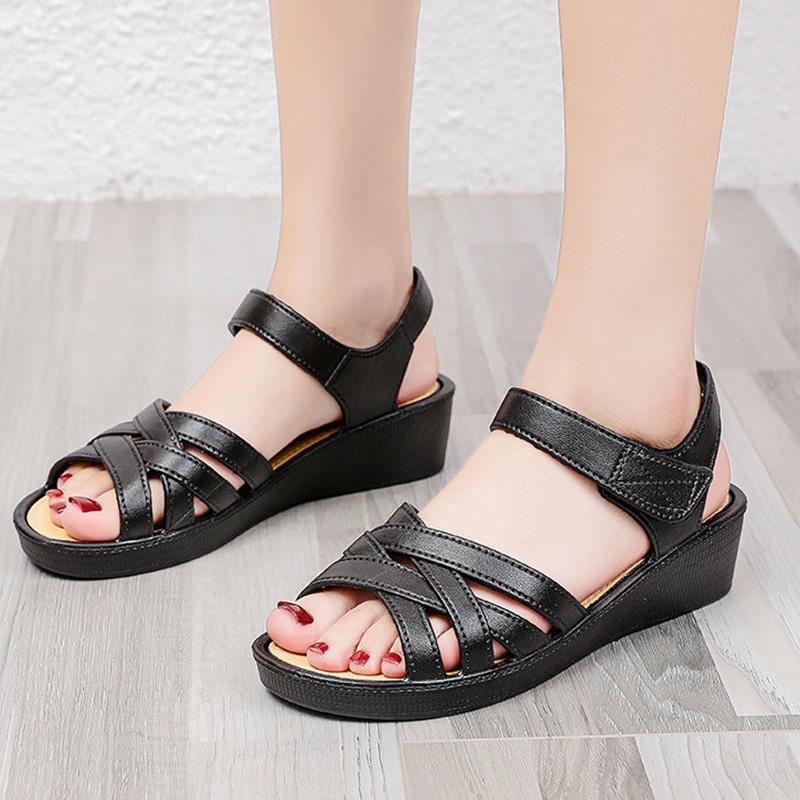 New Women's Sandals Summer Flat Bottom Soft-soled Beach Sandals Mother Shoes