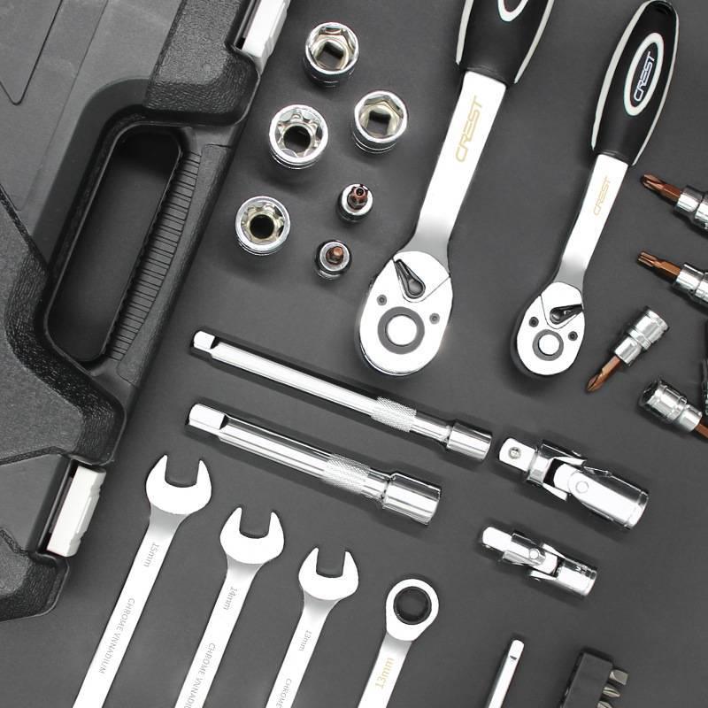 Comprehensive Automotive Tool Set: Multi-Function Car Repair Kit with Ratchet and Socket Wrench in a Complete Combination Box.