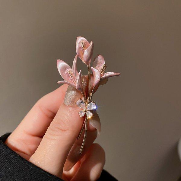 Luxury Full Rhinestone Rose Flower Brooch For Women Elegant Imitation Pearl Tulip Corsage Lapel Pins Wedding Party Jewelry Gift