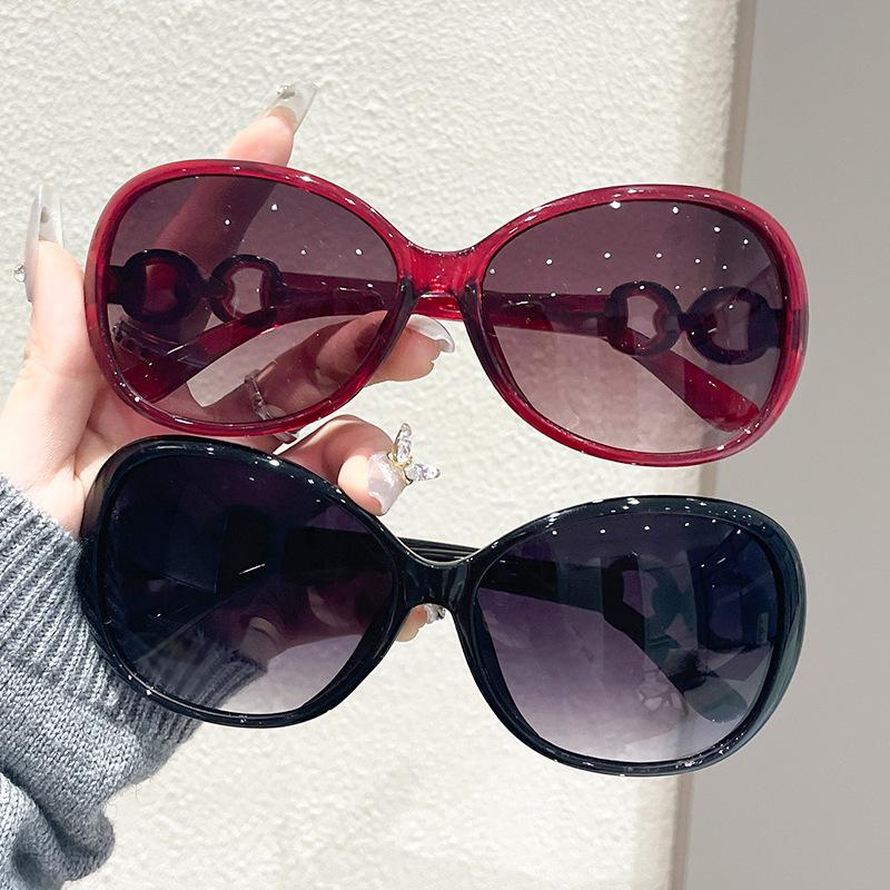 Luxury Brand Sunglasses for Men Women Designer Fashion Oval Unisex Stylish Eyewear UV400 Protection