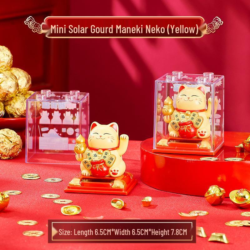 Solar-Powered Waving Lucky Cat Ornament for New Year and Car Dashboard