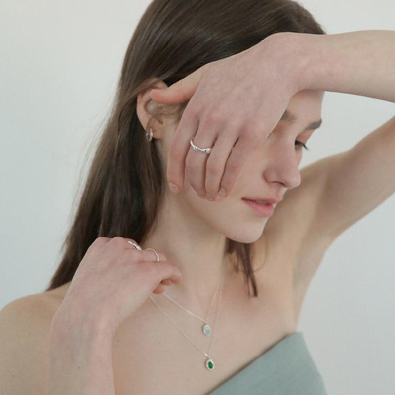 Modernachtige open ring in gedraaid wolkdesign van zilver 925