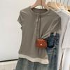 Damen Slim Fit Zweiteiliges Design T-Shirt mit Verdeckten Knöpfen - Sommerstil, Kurzarm, Nischen-Look ohne Kollision