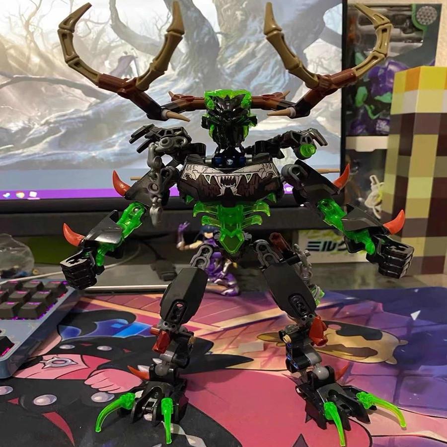 2025 Skull Warrior Mask Master Bricks  Beast Action Building Blocks Kids’ Collection Toy Christmas/Birthday Gifts