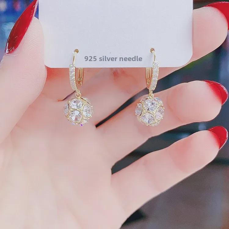 Diamantové guľaté náušnice: Nádherné sponky v kórejskom štýle pre ženy - Všestranné, luxusné a trendy prevedenie