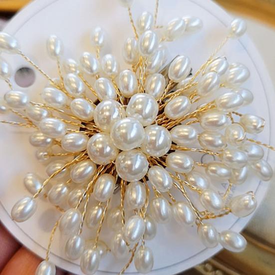 Exquisite Brooch Pin Romantic Elegant Faux Gift Exaggerated Pearls Flower Lapel Pin Costume