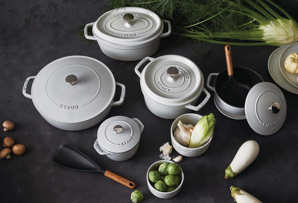 Grande sauteuse Staub Campagne en émail coulé à deux mains, pour sukiyaki peu profond, compatible avec les produits japonais IH avec braisière en série « Blazer 26 cm »