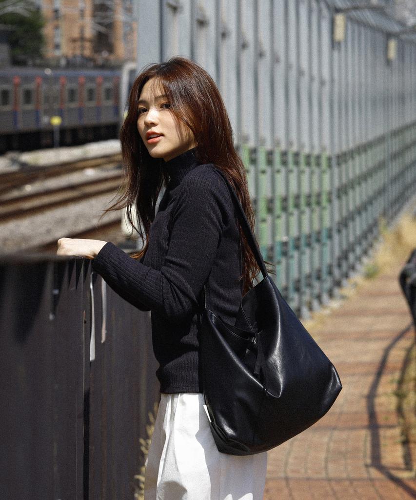 Socharming Plain Easy Leather Reversible Shoulder Bag - 4 Colors