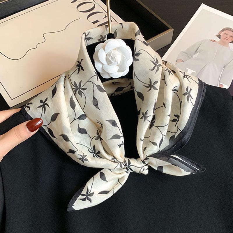 Fashion Silk Scarf Women's New High-end Small Square Scarf Versatile Spring and Autumn Scarf Women's Printed Silk Scarf Accessories