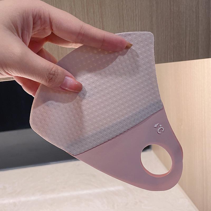 Women's 3D Seamless Sunscreen Mask - Ice Silk, Breathable, UV-Resistant, Eye Protection