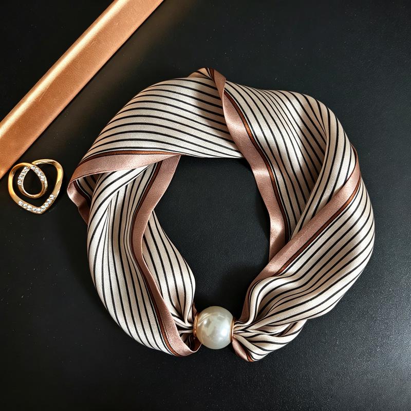 Écharpe en soie à boucle magnétique: Soie de mûrier luxueuse et polyvalente pour la protection du cou des femmes au printemps/été