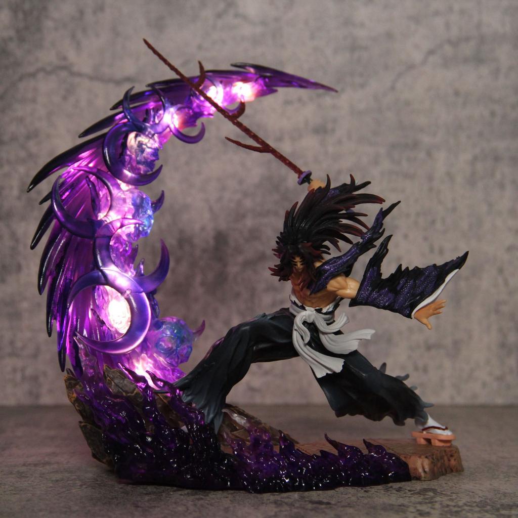 Demon Slayer Anime Figurák Tsugikuni Yoriichi Akciófigura Fénnyel PVC 23cm Szobor Figurina Modell Babák Játékok Karácsonyi Ajándékok