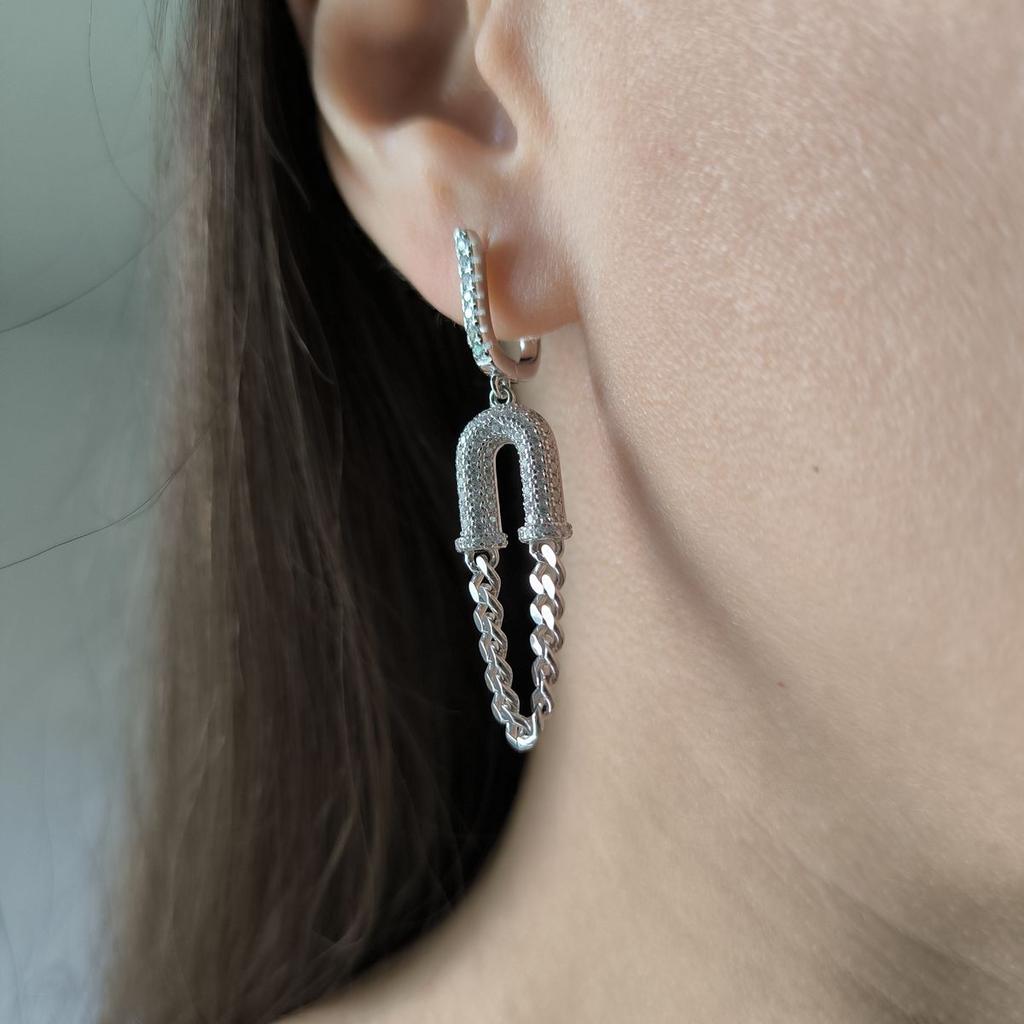 Boucles d'oreilles en argent avec zircons cubiques (2184218)