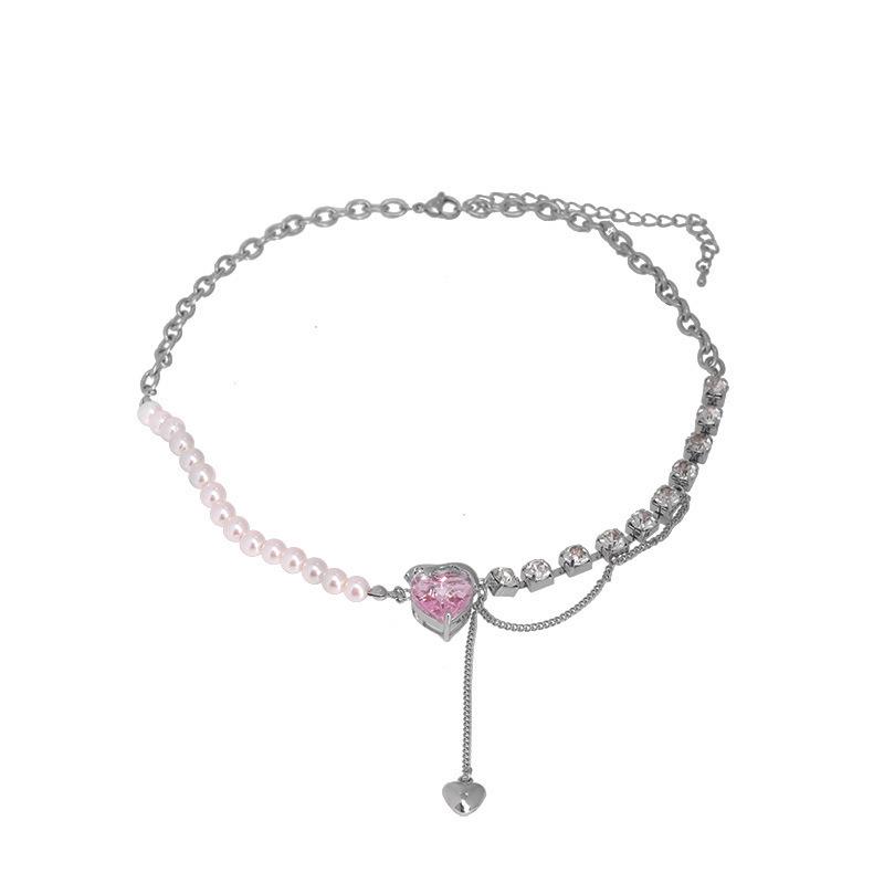 2025 New Japanese & Korean Style Women's Necklace: Sweet & Cool Clavicle Chain with Love Pendant and Metallic Texture