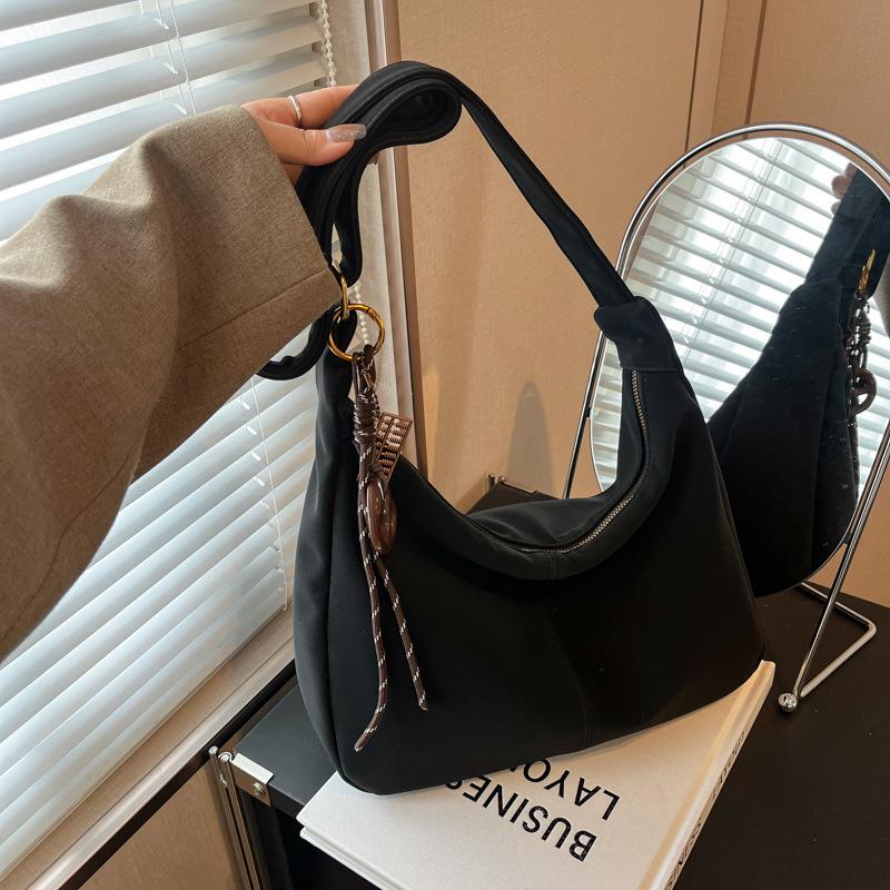Retro Casual Suede Crossbody Bag for Women New Autumn and Winter Large Capacity Fashionable Shoulder Bag Tote Bag