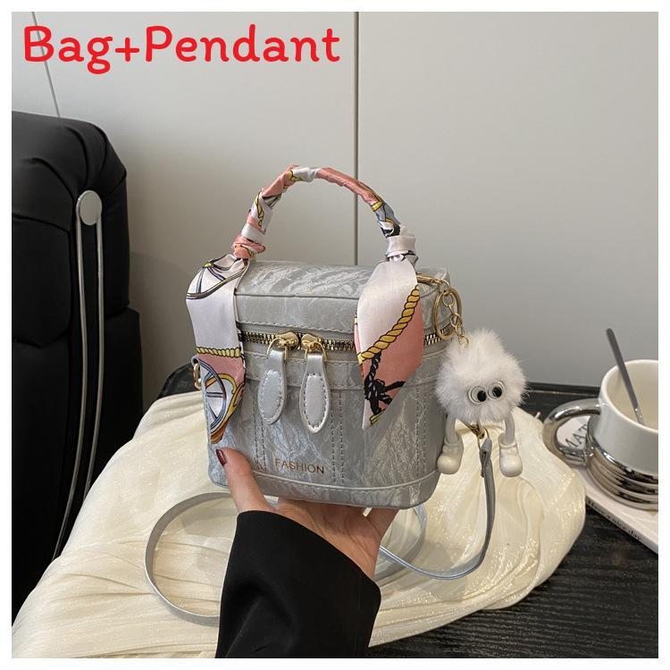 Trendy Small Handheld Bag For Women With Zipper Opening And Inner Phone Pocket