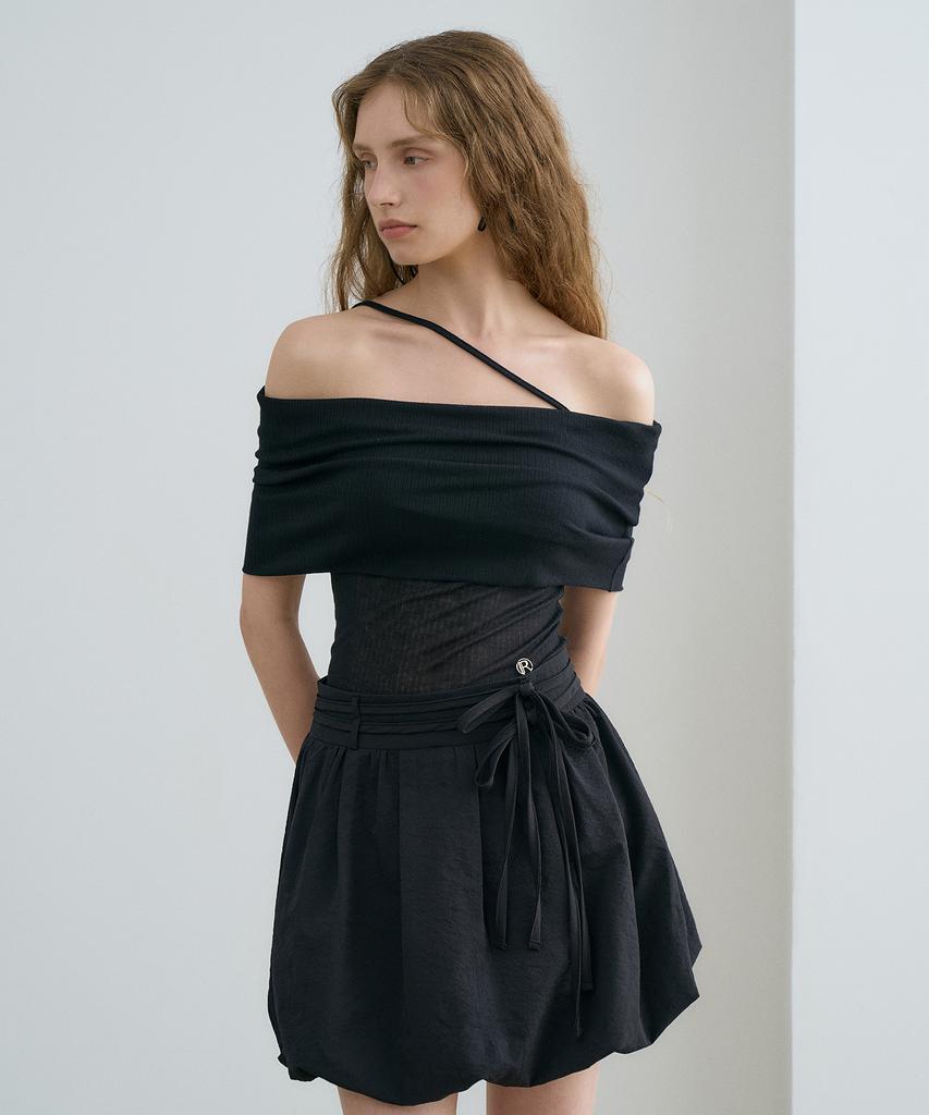 RENEJ Off Shoulder Wappen Sleeve