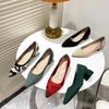Chaussures en tricot à bout pointu et talon moyen pour femme Princess 2023