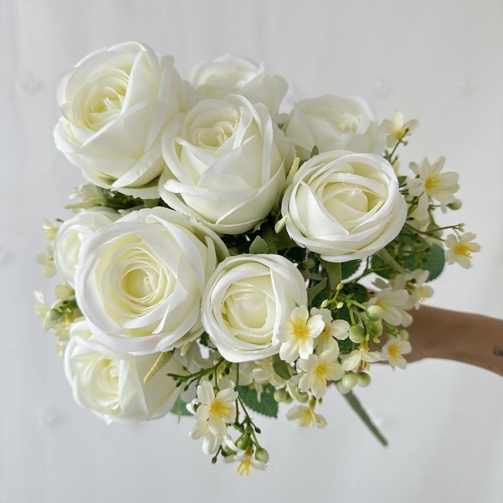 Elegantes Seidenrosen-Bouquet mit realistischem Design für Hochzeitsdekoration und Foto-Requisiten