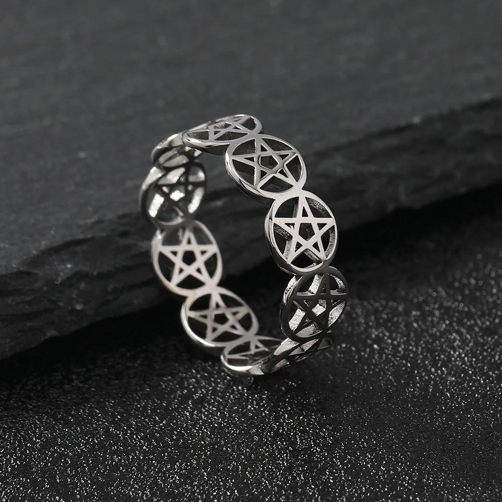 YILUOCD Roestvrijstalen Pentakelring Geometrische Pentagramring voor Vrouwen Wicca Beschermingsamulet Holle Ster Kerstsieraden