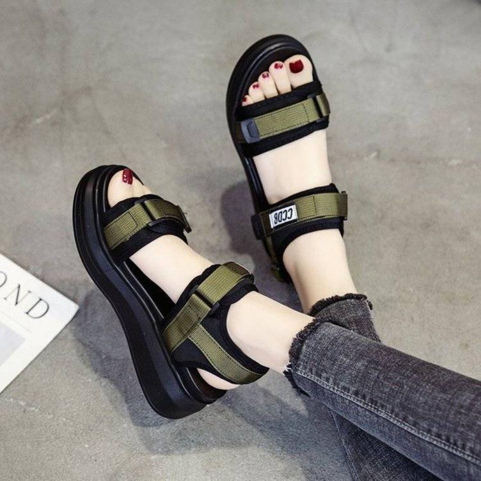 Sportovní sandály dámské 2025 léto nové všestranné internetové celebrity muffin silná podrážka klínek podpatek plochá podrážka studentské měkká podrážka plážové boty