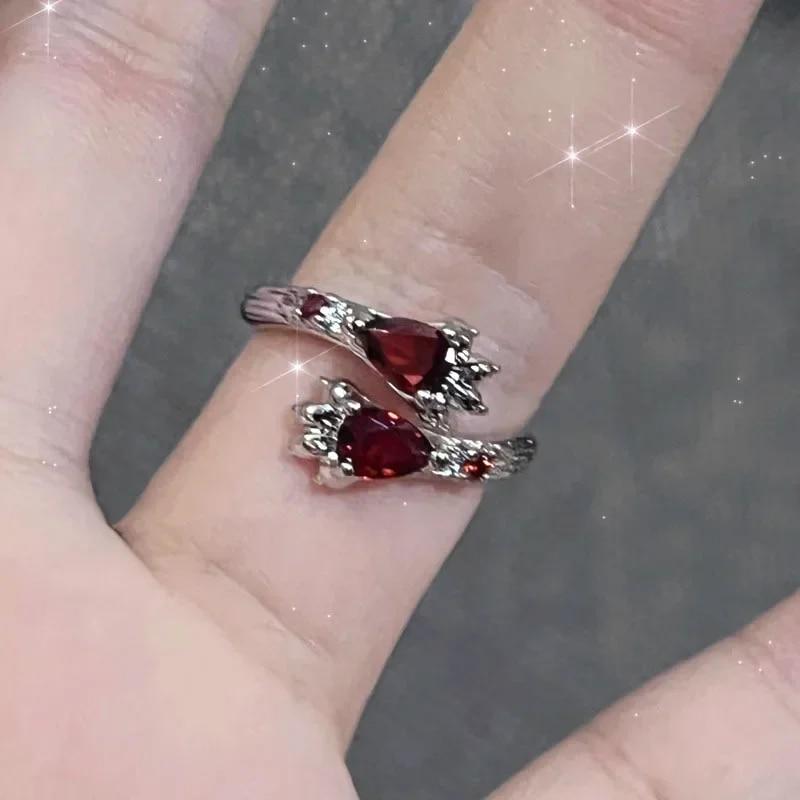 New Irregular Red Crystal Glass Heart Aesthetic Rings for Women Y2K Gothic Animal Spider Ring Creative Jewelry