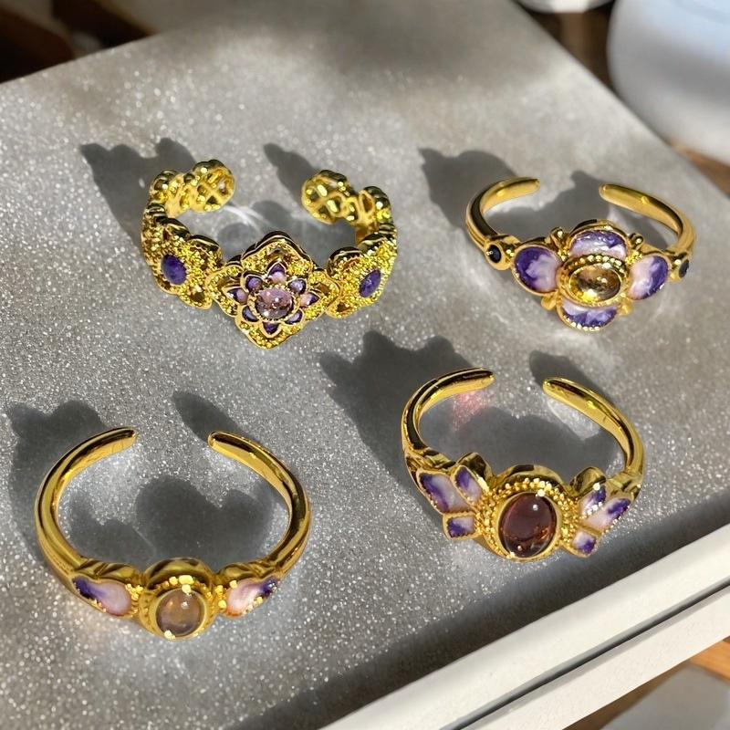 High-End Brauner Farbiger Schatz Retro Blume Emaille Lila Tropfendes Öl Öffnungsring Mittelalterlicher Französischer Retro Ring Frau