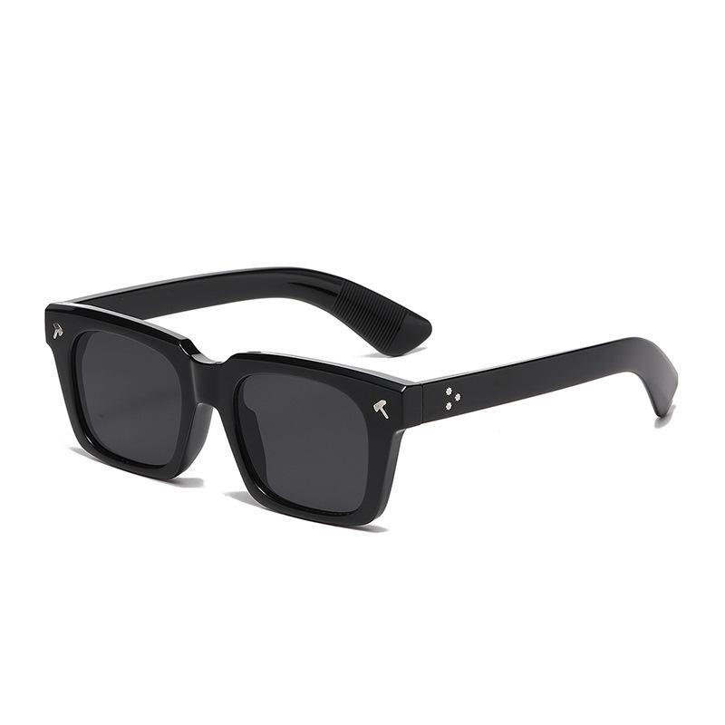 Classic Outdoor Driving Rivet Rectangular Sun Glasses Glasses Ladies For Men Popular Luxury Designer Style Style Classic Sun Eyeglasses Punk Glasses