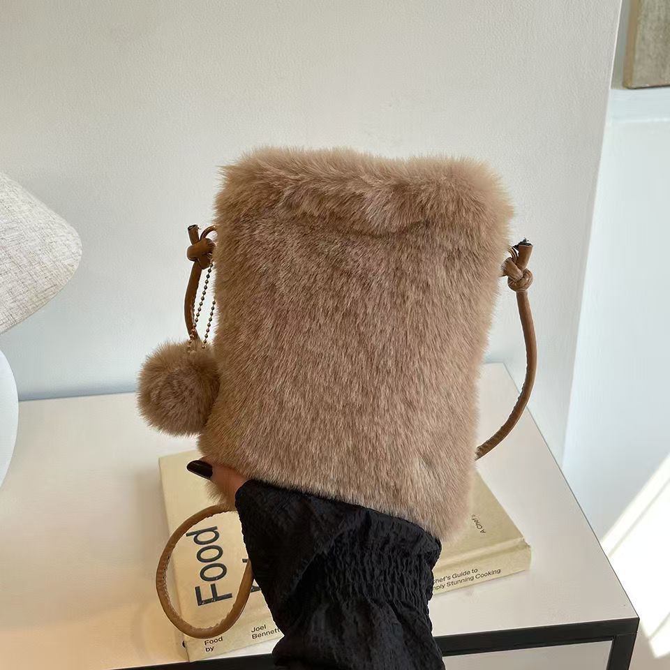 Nieuwe Pluche Schoudertas Voor Vrouwen, Mini Effen Kleur Pluche Portemonnee, Schattig En Veelzijdig Voor Muntjes, Mobiele Telefoon Etui
