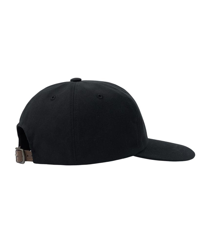 Gorra con Correa de Cuero y Logo Y de YALE_Negra