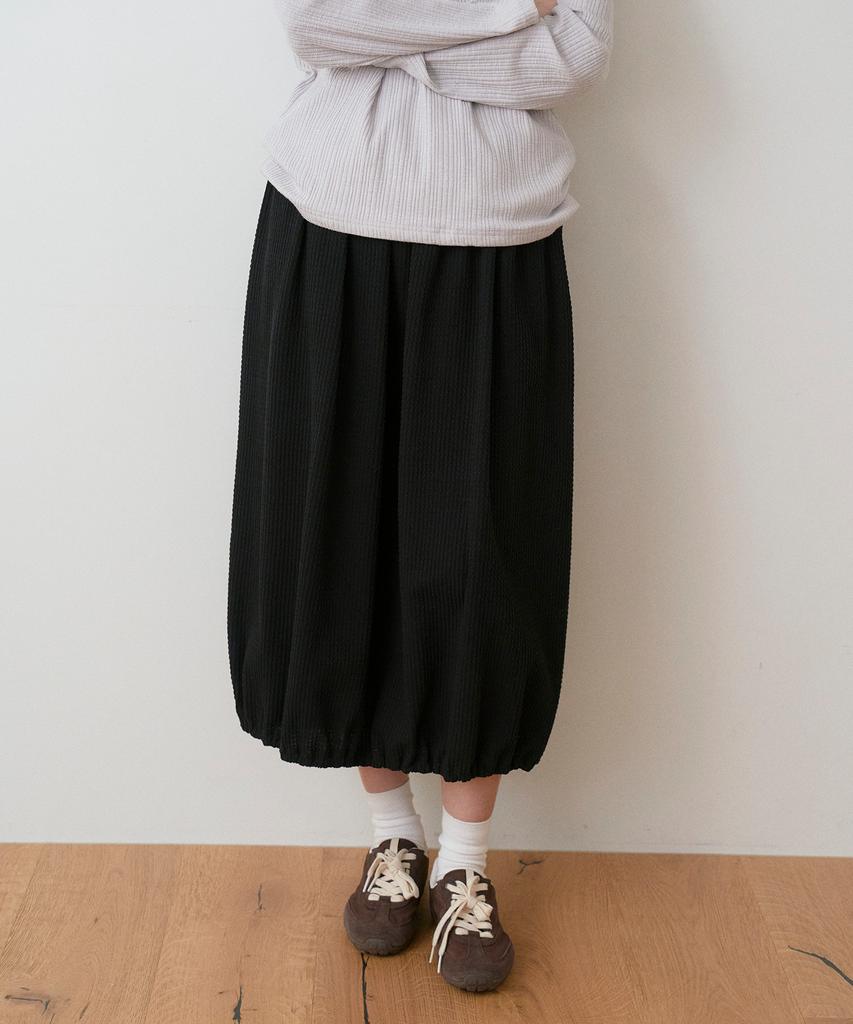 Sayu Seersucker Balloon Long Skirt Black