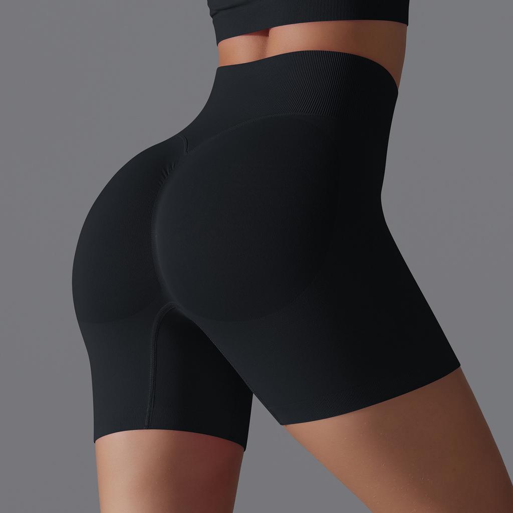 Seamless Solid-colour Yoga Shorts; Figure-hugging Running and Fitness Yoga Wear; High-waisted, Bum-lifting Peach-coloured Sports Shorts