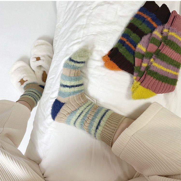 Calzini Colorati a Righe da Donna Autunno Inverno Calzino da Pavimento in Pile di Visone Morbido Spesso Peluche Calzini da Interno Femminili Soffici