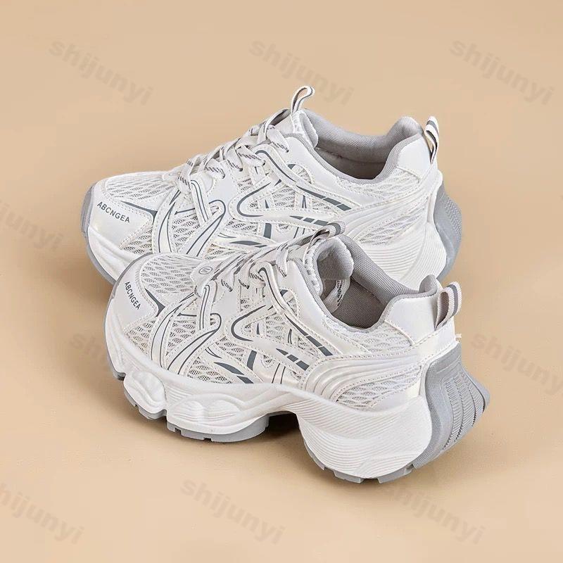 Women's Casual Sports Shoes 2026 Autumn Comfortable Breathable Non Slip Outdoor Running Shoes Lace Up Fashion Vulcanized Shoes