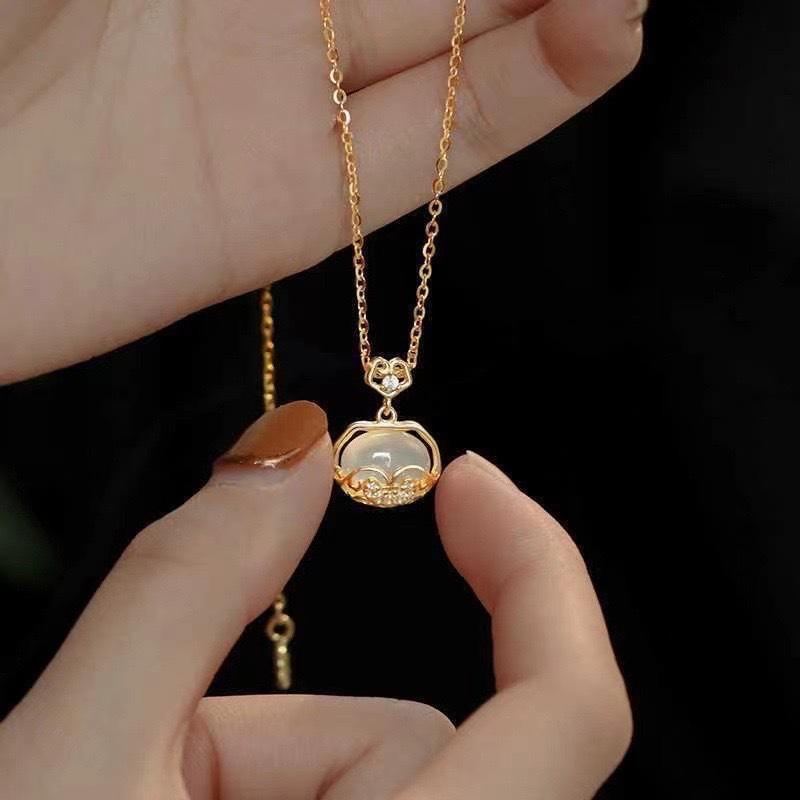 Ruyi Ping An Lock Necklace Female New Chinese Niche Lamp Luxury Xiangyun Long Life Lock Pendant Clavicle Chain