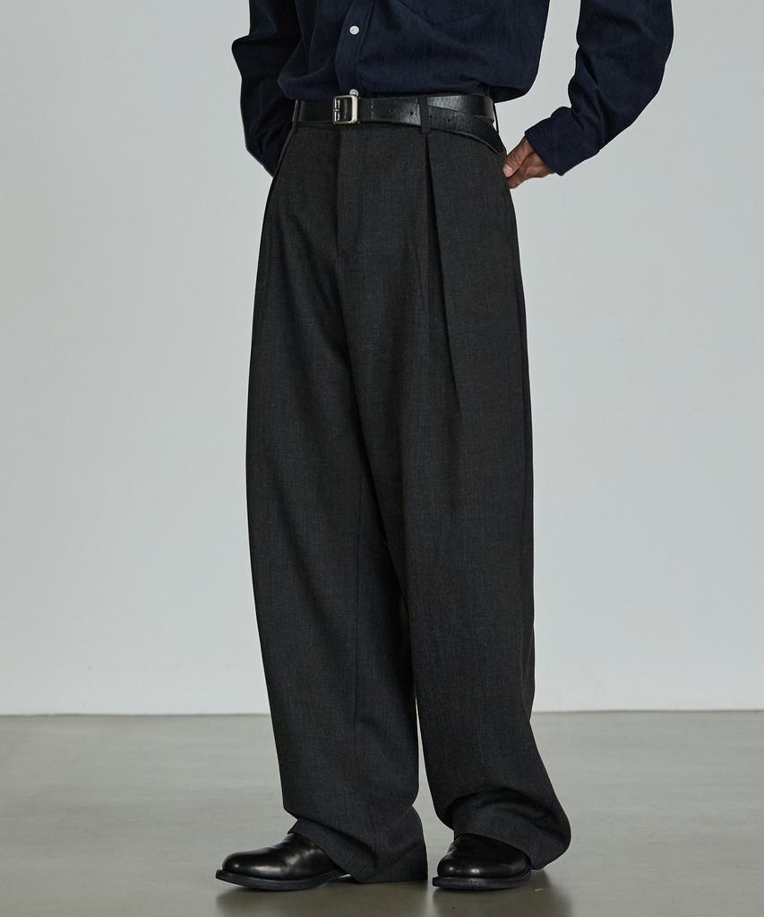 P.IN.O 9130 Single-Pleat Semi-Wide Slacks - Dark Gray