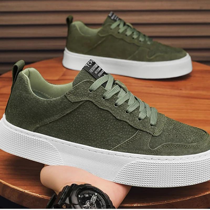 Chaussures de Skateboard pour Hommes Mode 2024 Nouvelles Chaussures Décontractées Tendance Coréennes Semelle Épaisse à Lacets Antidérapantes Semelle Souple Confort Baskets Mode