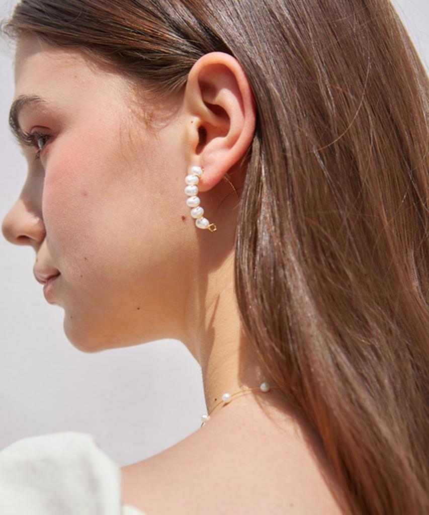 Findelise Half Moon Earrings